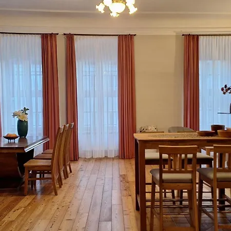 Apartamento Stadtpalais Romantik-suite 3 Maximal 6 Personen *